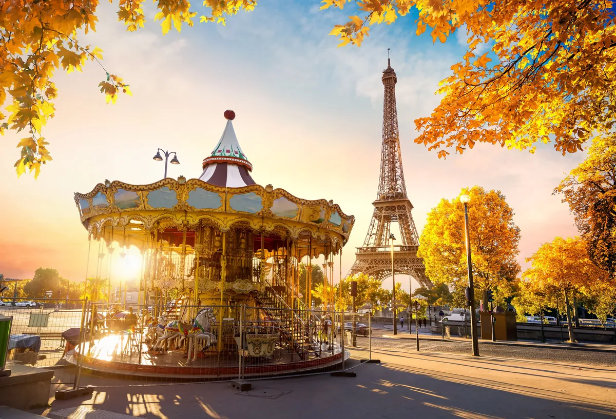 Le carrousel de la Tour Eiffel à Paris